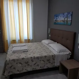 Hotel Oregon, Milan